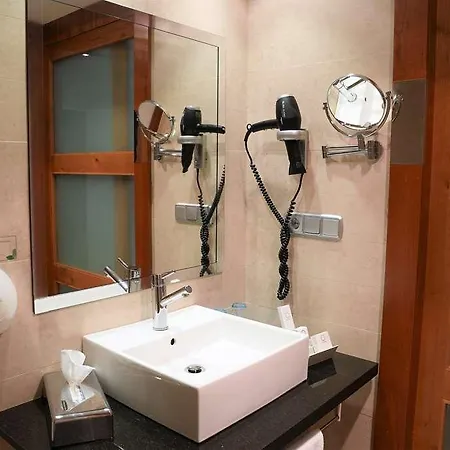 Port Azafata Valencia Hotel *